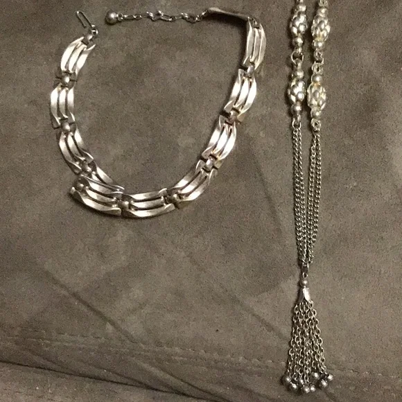 Necklaces - 4 vintage gold metal Necklaces .. Jewelry Bundle … JB100 - Picture 3 of 7